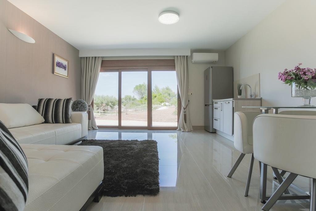Villa Mendes Zastražišće Buitenkant foto