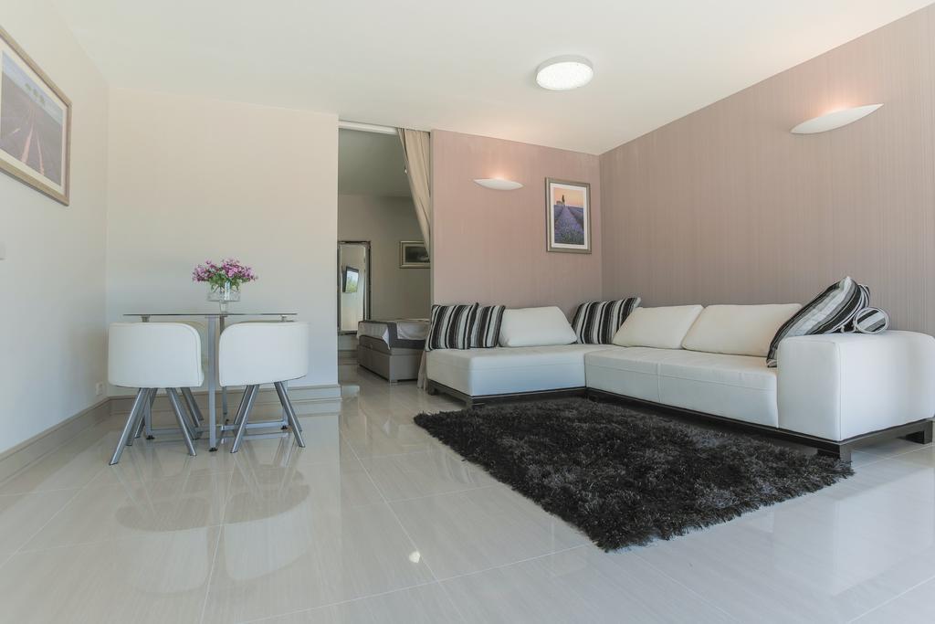 Villa Mendes Zastražišće Buitenkant foto